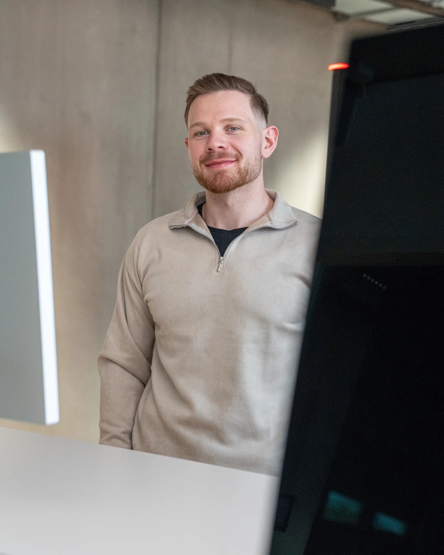 Matthias Schieber am Arbeitsplatz